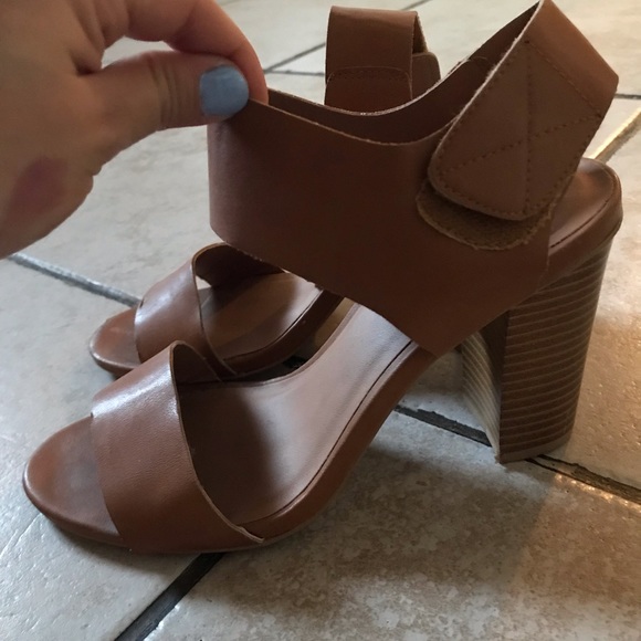 Heels - Picture 3 of 3